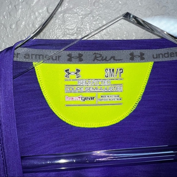 Purple Under Armour Semi Fitted Coupe Workout Top - Picture 5 of 6